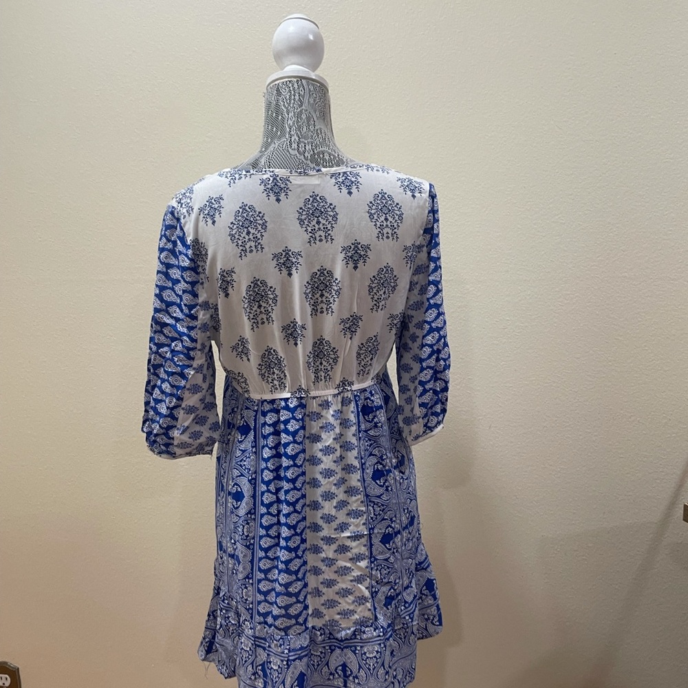 Cute sundress! Never worn. Size M - Picture 2 of 5